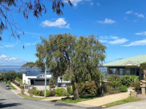 HILLSIDE SEAVIEW WIFI LINEN included